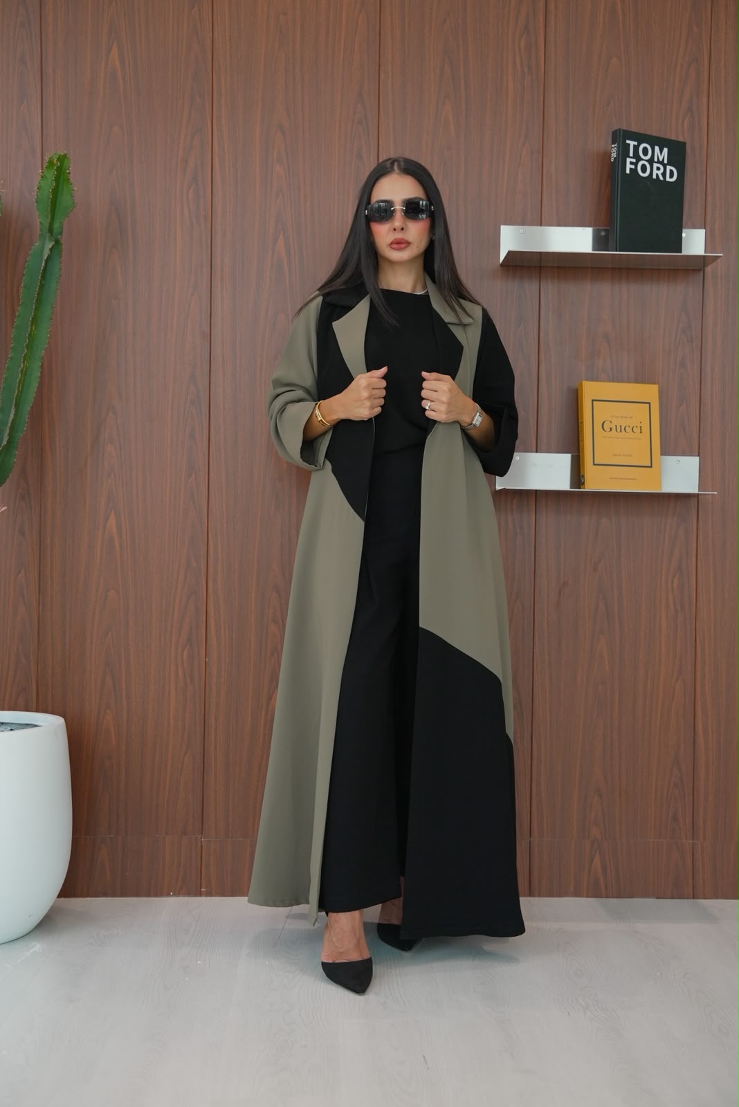 crepe abaya in black and olive.C:430