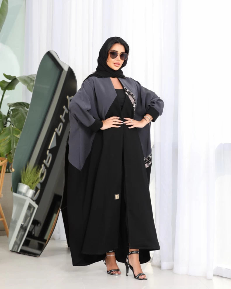 عبايه كريب بلون اسود و رمادي IB121 Gray