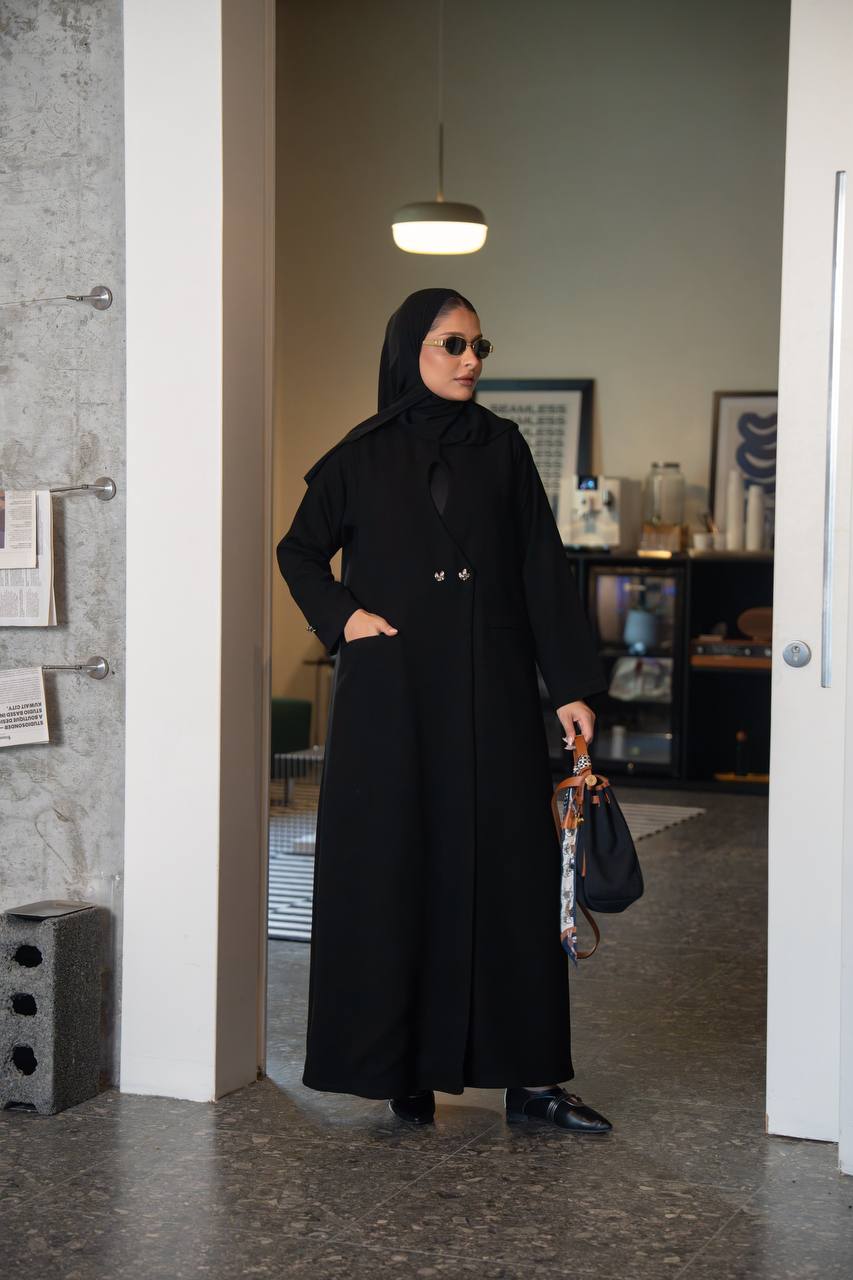 عباية بخام كريب باللون الاسود C:IB354