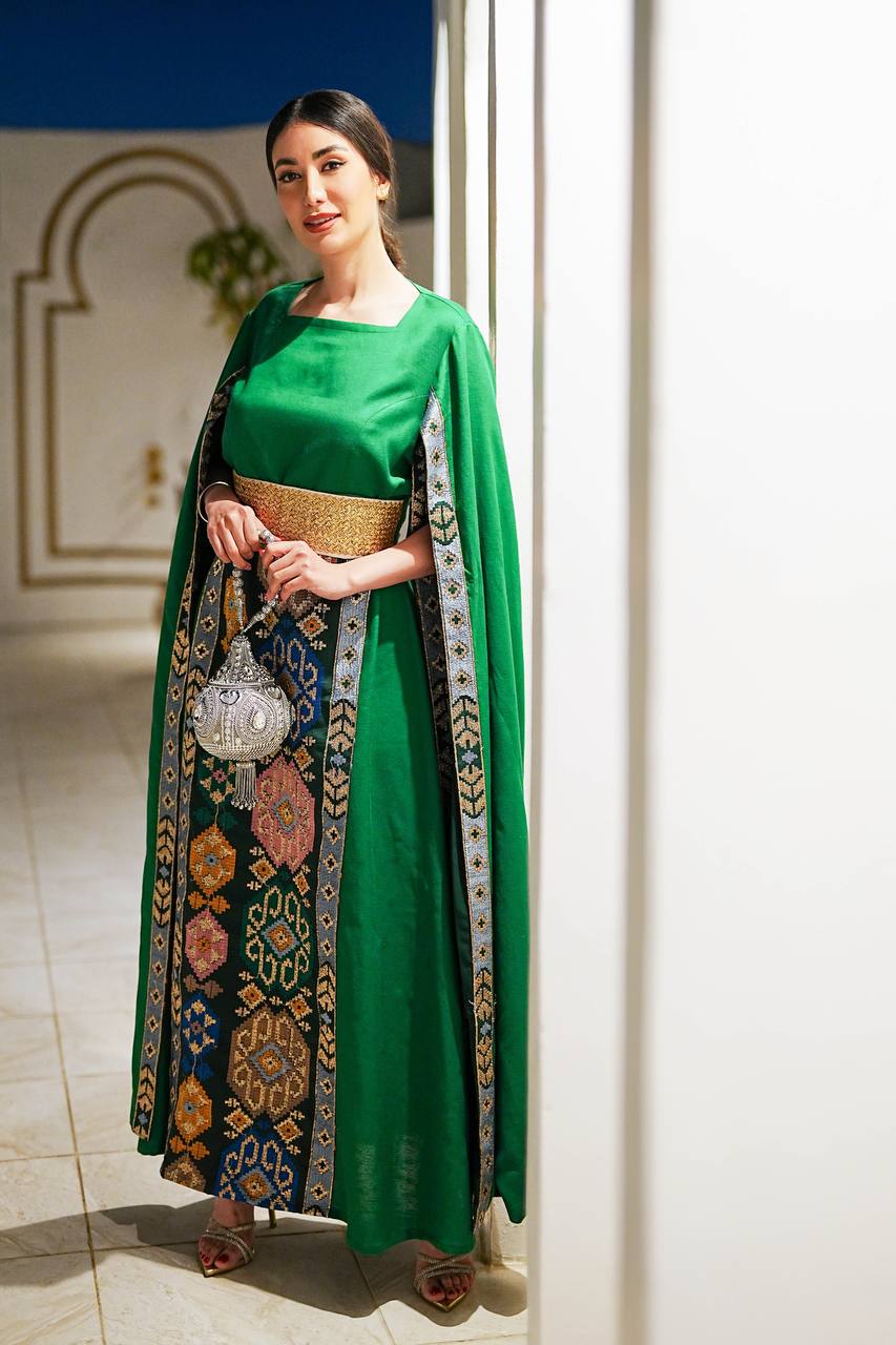 Green linen Daraa with embroidery C:IB295 Green