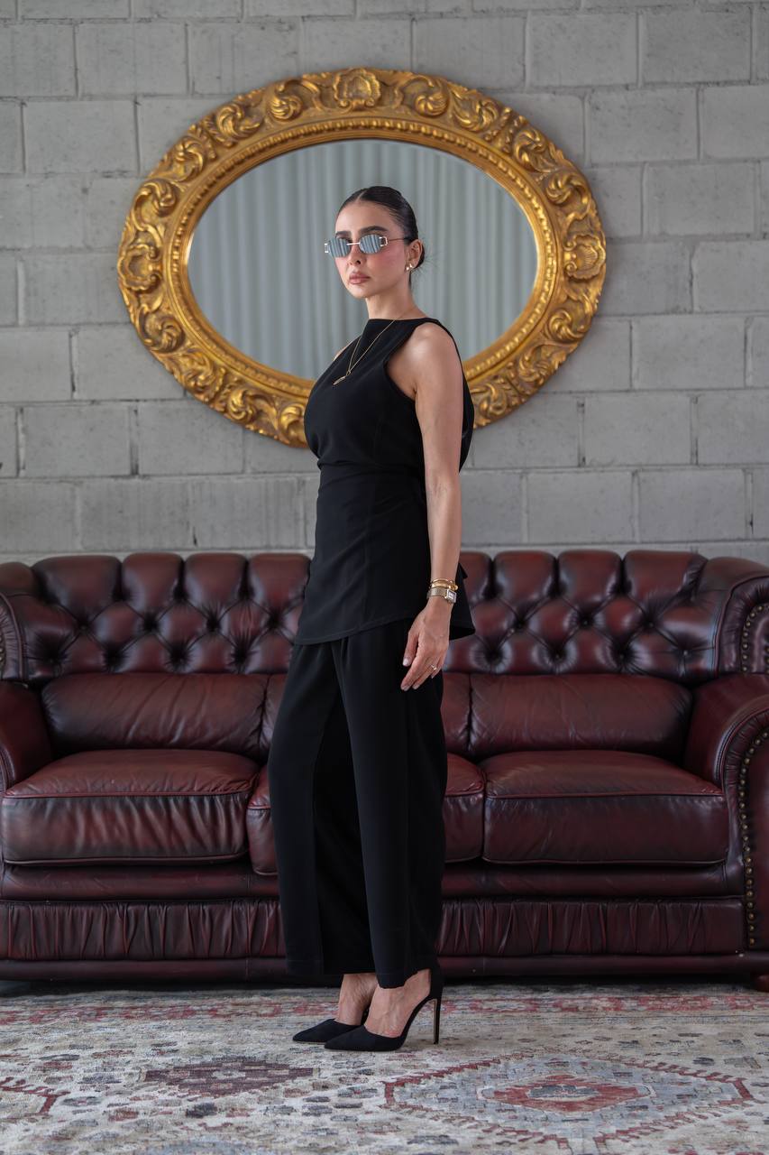 Black crepe blouse and pants set.C:1103