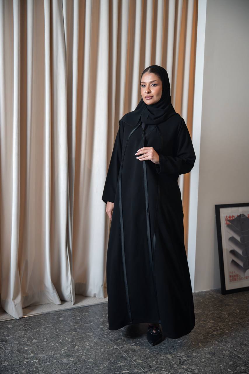 عباية كريب باللون الاسود C:IB356