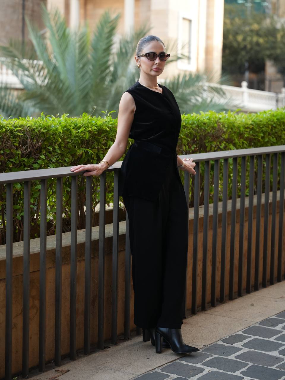 طقم فيست مخمل و بنطلون كريب ، اسود . C:IB1100