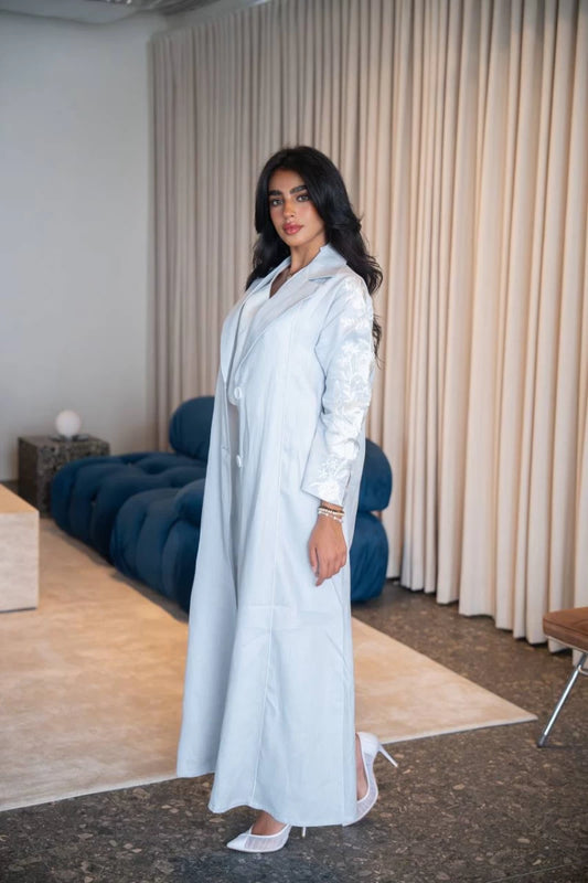 عباية بليزر زرقاء سماوية مطرزة، مصنوعة من الكتان الطبيعي. C:IB331 أزرق 