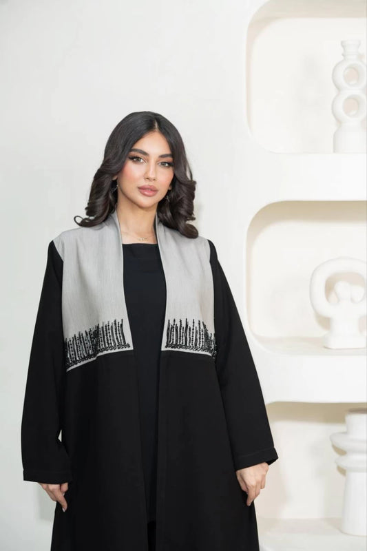 عباية كريب سوداء مع تطريز يدوي C:IB317 