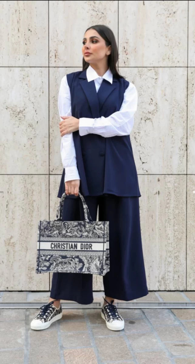 طقم بليزر وبنطلون كريب أزرق داكن C:IB1079 