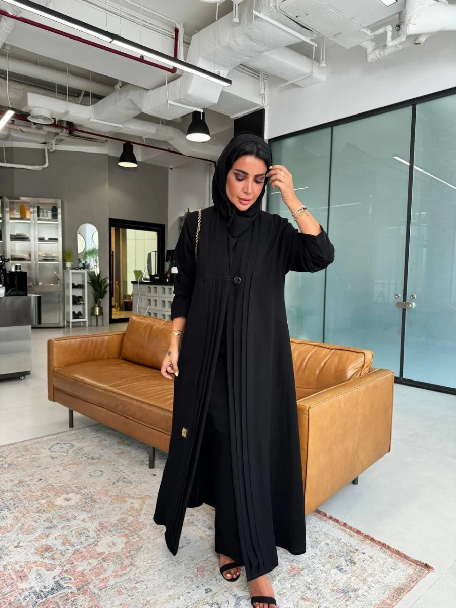 عباية كريب سوداء مع طيات أمامية IB207 أسود 