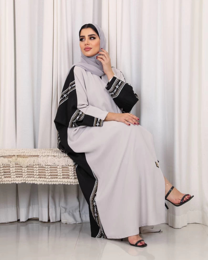 عباية كريب بلونين اسود وبيج IB187 (مقاس واحد) 