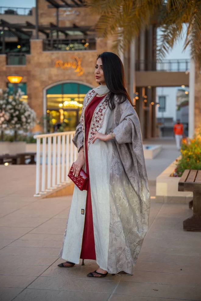 Abaya made of crepe jacquard and linen with embroidery C:IB313 (Free size)