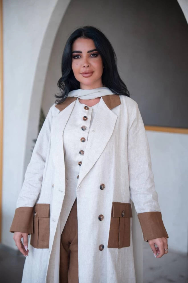 عباية بليزر من الكتان البيج مع تفاصيل بنية C:IB322 