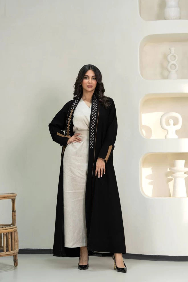 عباية كريب سوداء مع تطريز C:IB315 