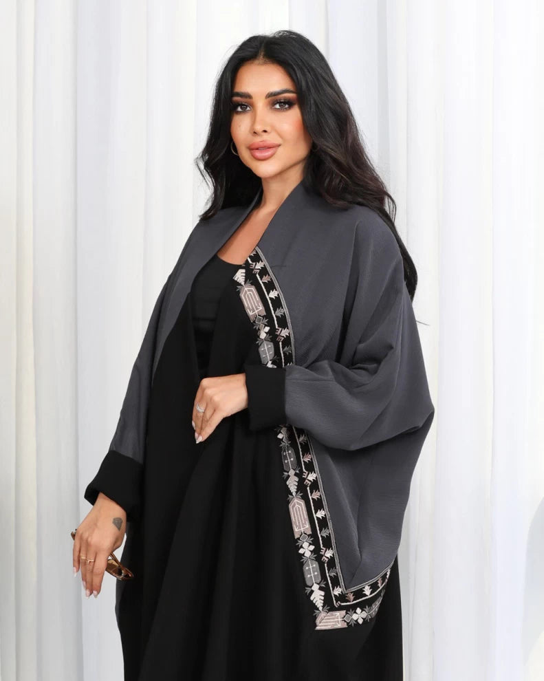 عبايه كريب بلون اسود و رمادي IB121 Gray