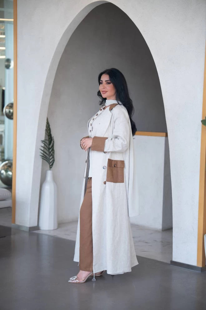 عباية بليزر من الكتان البيج مع تفاصيل بنية C:IB322 