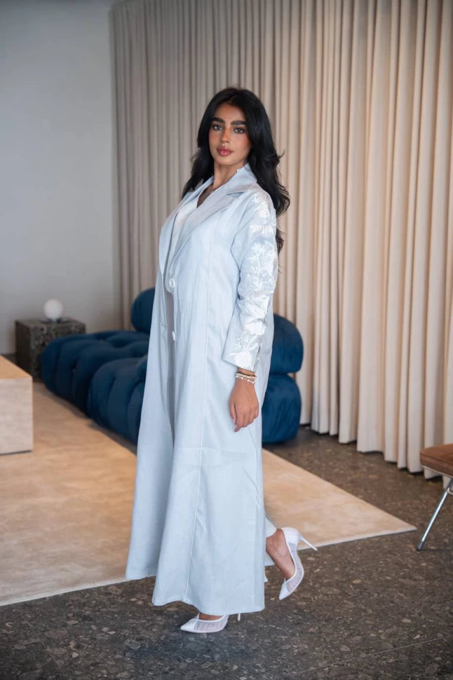 عباية بليزر زرقاء سماوية مطرزة، مصنوعة من الكتان الطبيعي. C:IB331 أزرق 