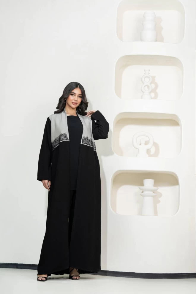 عباية كريب سوداء مع تطريز يدوي C:IB317 