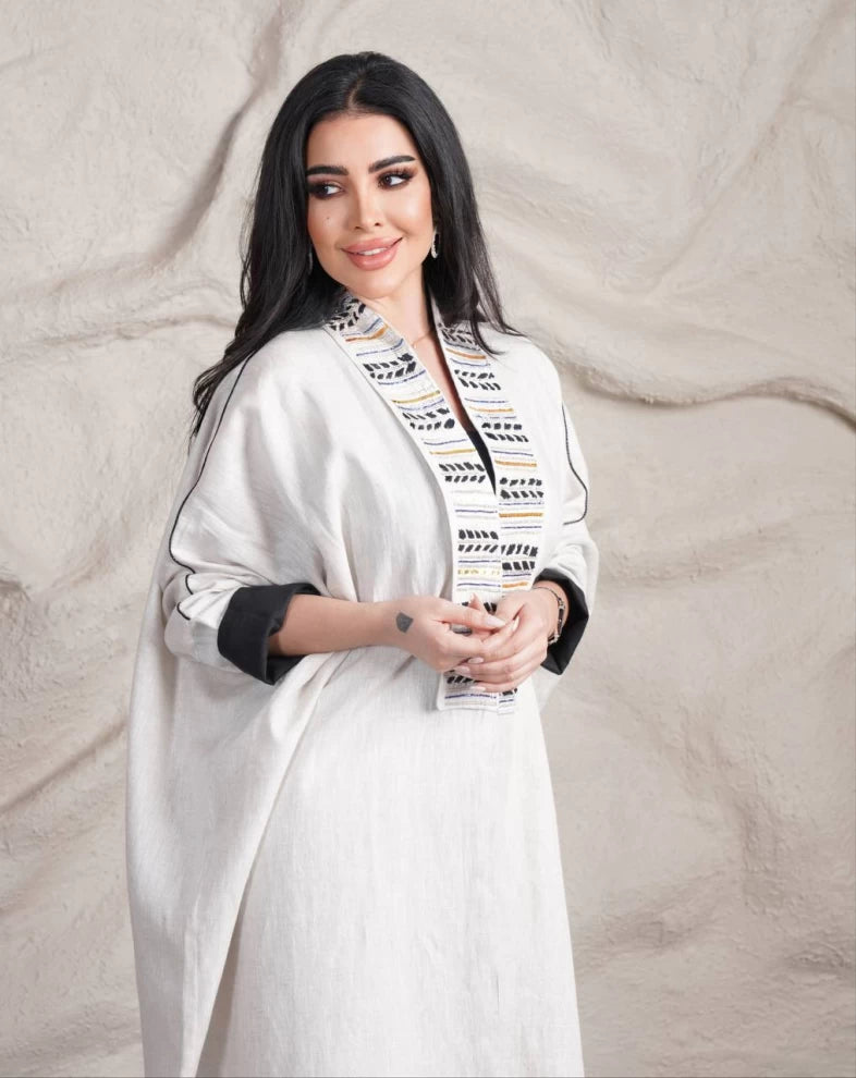 عبايه لينن بلون الابيض مع شك يدوي IB154 White