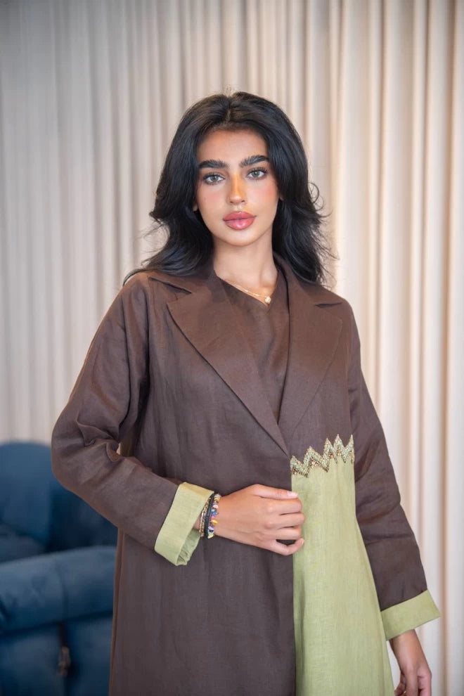 عباية بليزر باللون البني والفستقي من الكتان مع تطريز يدوي C:IB332 