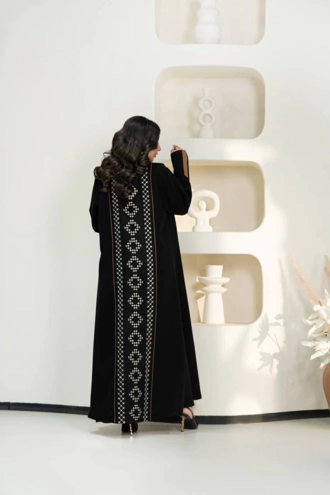 عباية كريب سوداء مع تطريز C:IB315 