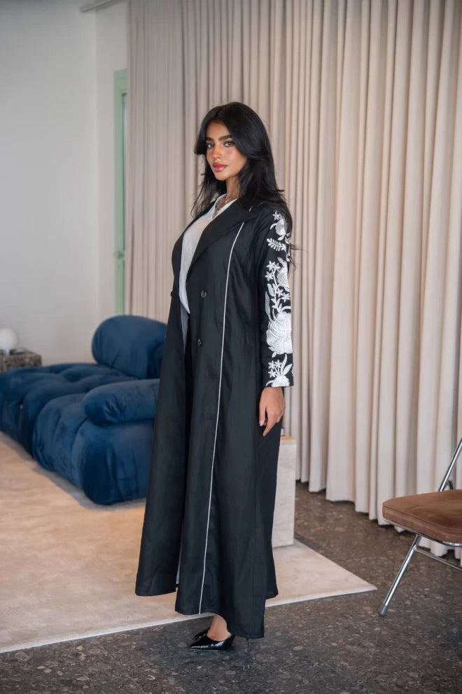 عباية بليزر من الكتان الطبيعي باللون الأسود مع تطريز C:IB331 أسود 