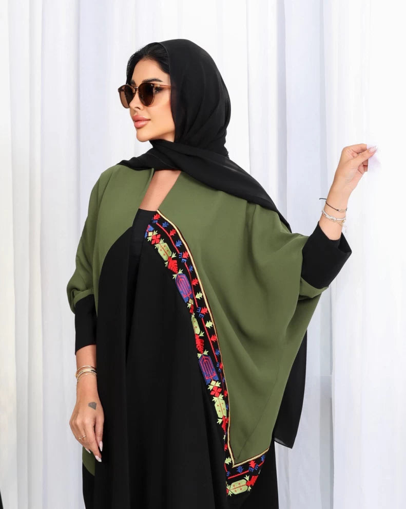 عباية كريب باللونين الأسود والأخضر مع تطريز IB121 أخضر (مقاس واحد) 
