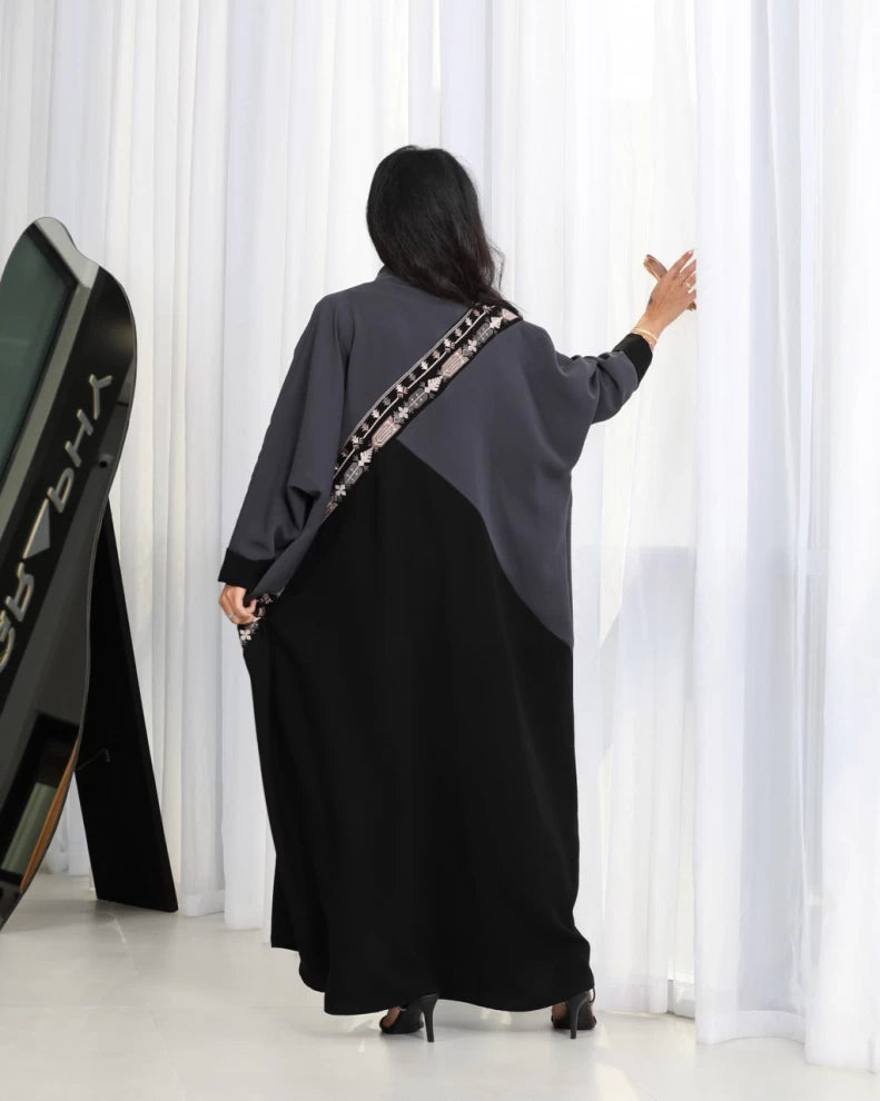 عبايه كريب بلون اسود و رمادي IB121 Gray