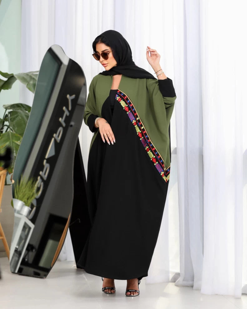 عباية كريب باللونين الأسود والأخضر مع تطريز IB121 أخضر (مقاس واحد) 