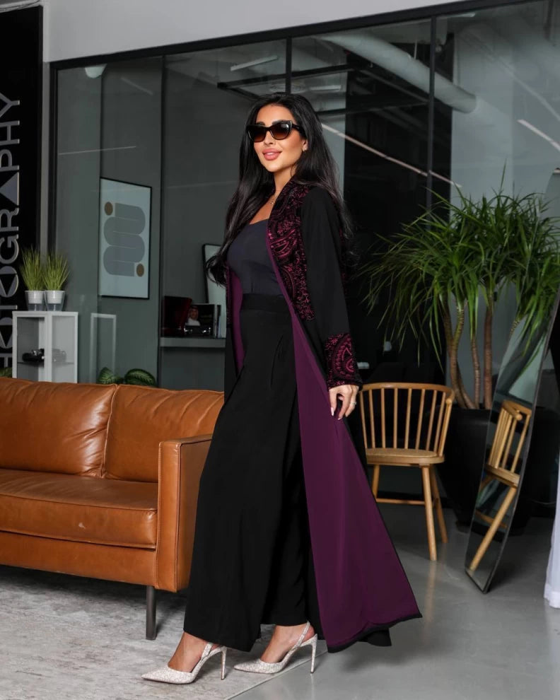 عباية كريب مع مخمل مطرز IB253 عنابي 