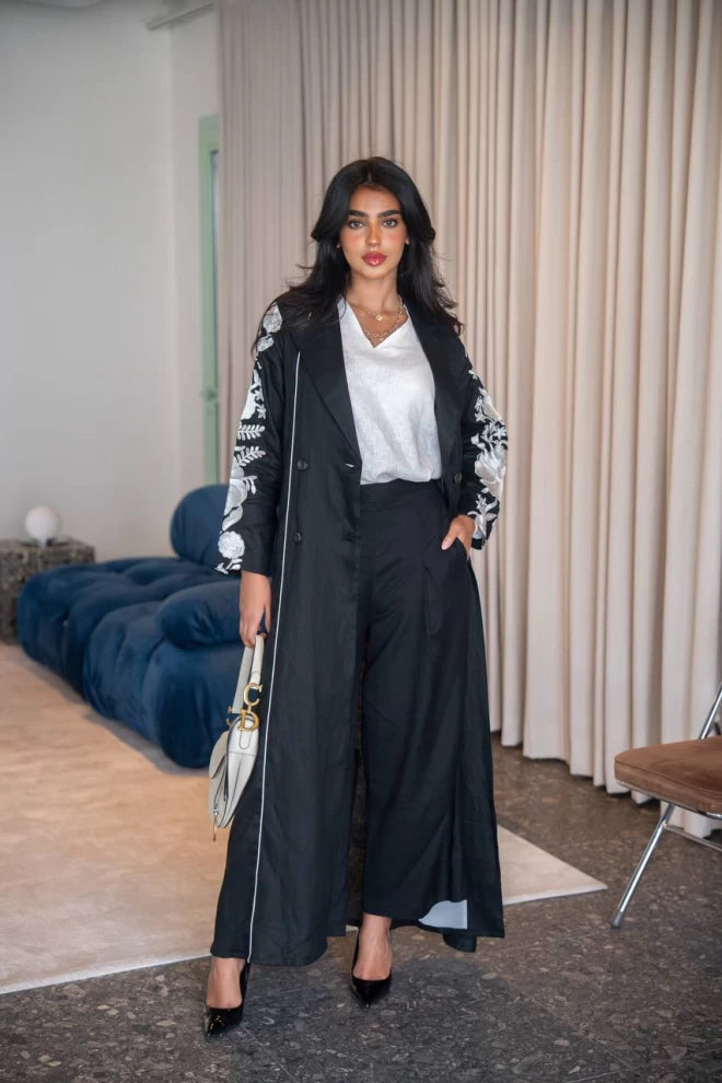 عباية بليزر من الكتان الطبيعي باللون الأسود مع تطريز C:IB331 أسود 