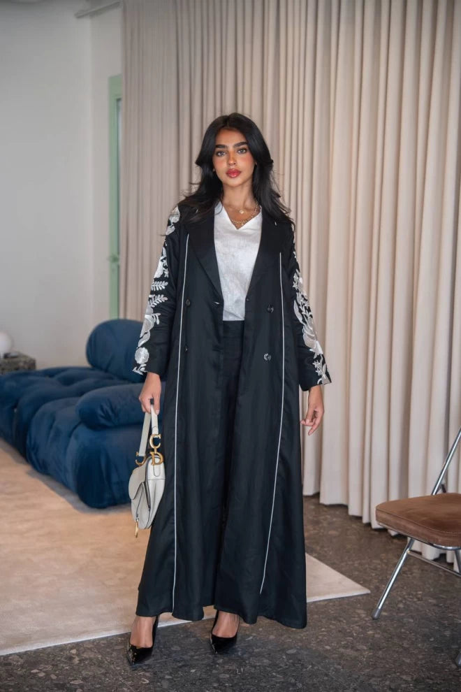 عباية بليزر من الكتان الطبيعي باللون الأسود مع تطريز C:IB331 أسود 