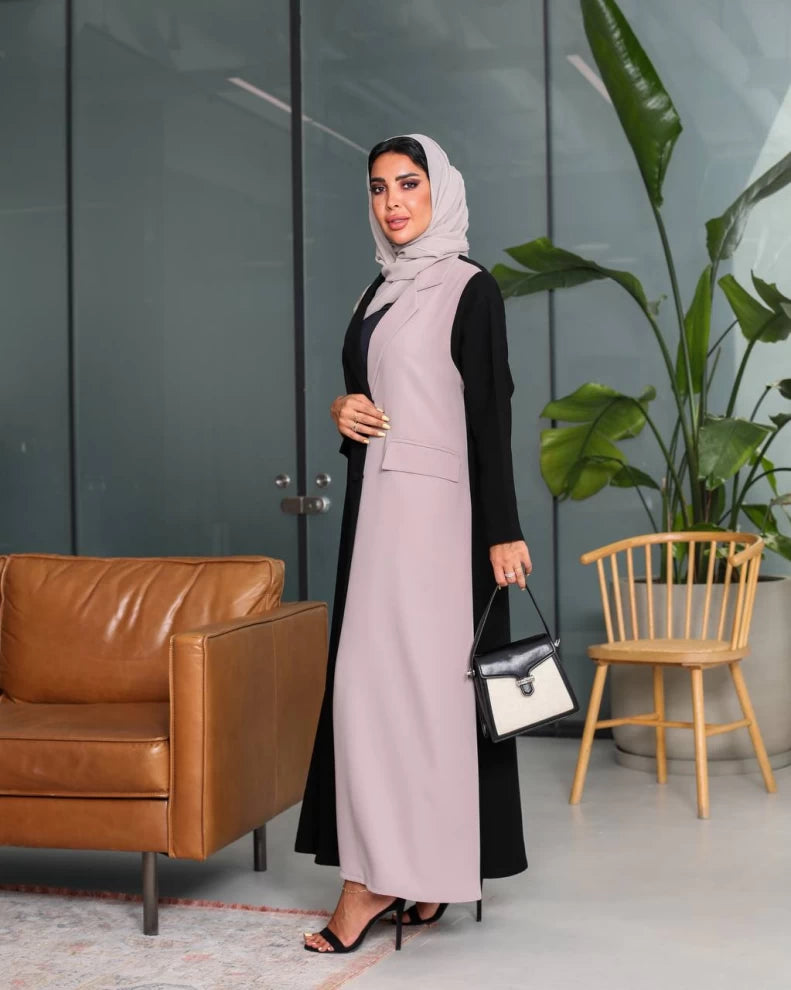 عباية كريب بلونين الأسود والبيج IB208 