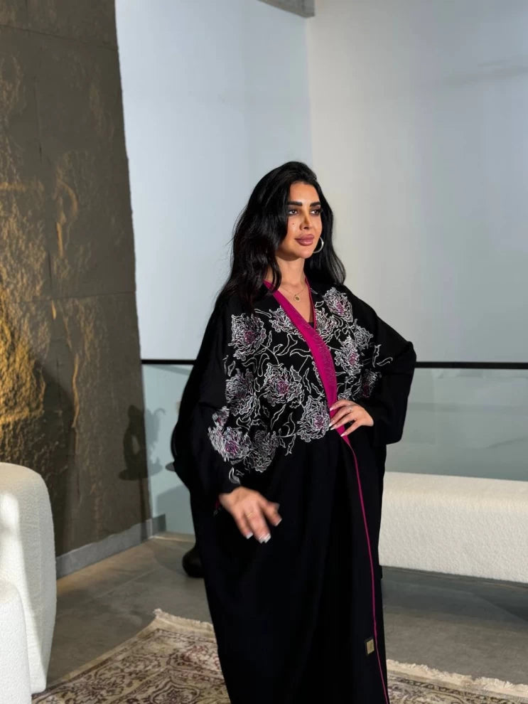 عبايه كريب بشك و نطريز IB141