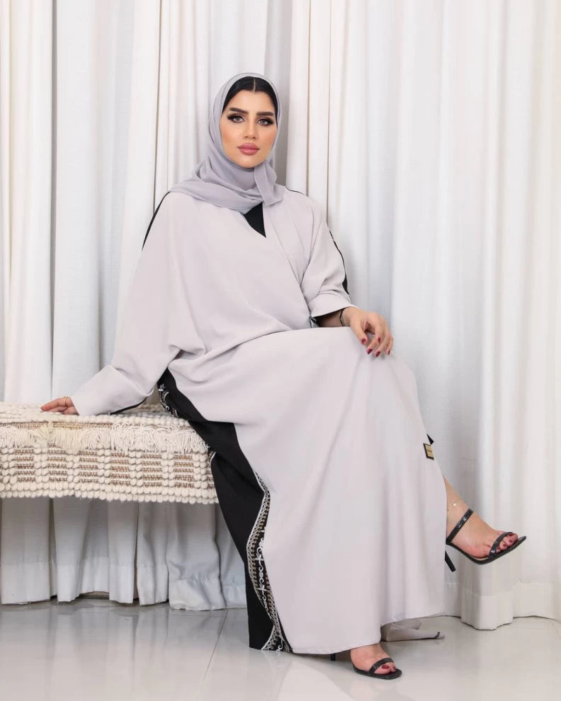 عباية كريب بلونين اسود وبيج IB187 (مقاس واحد) 