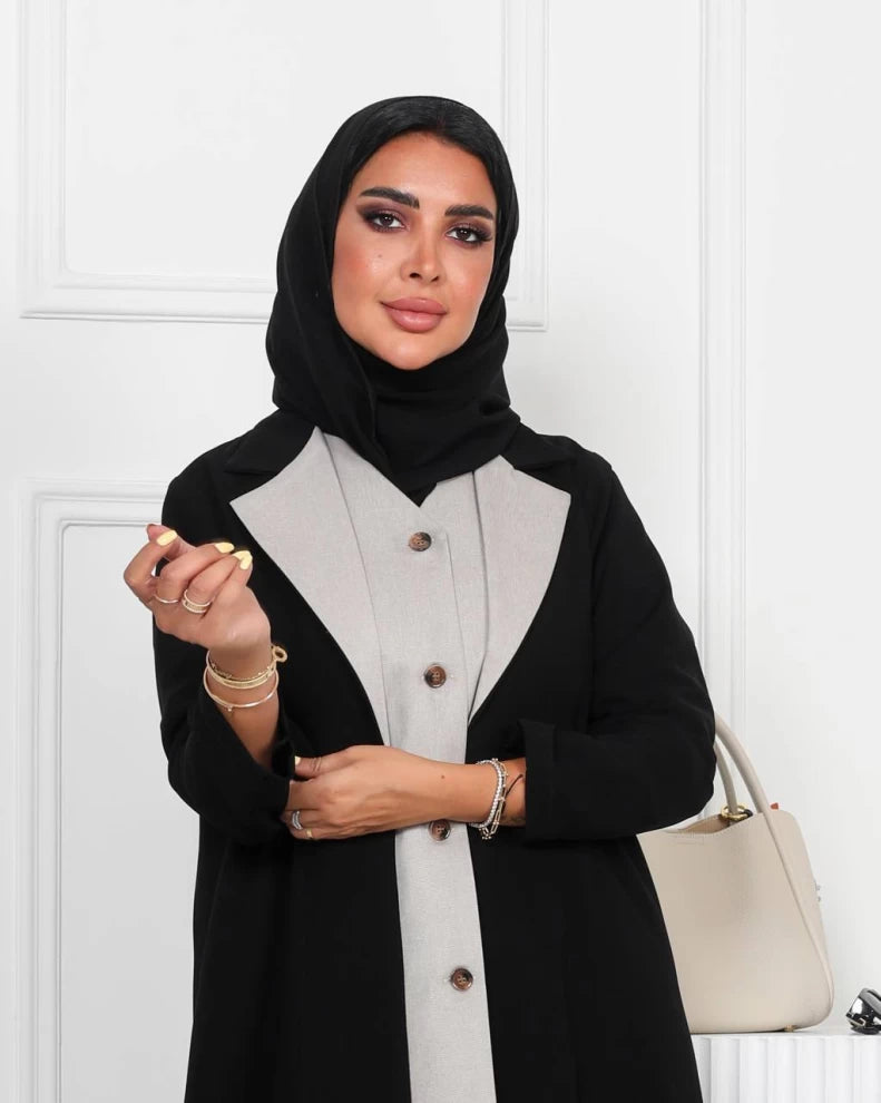 عباية بليزر كريب أسود وبيج IB210 