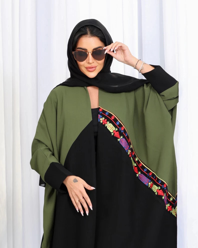 عباية كريب باللونين الأسود والأخضر مع تطريز IB121 أخضر (مقاس واحد) 