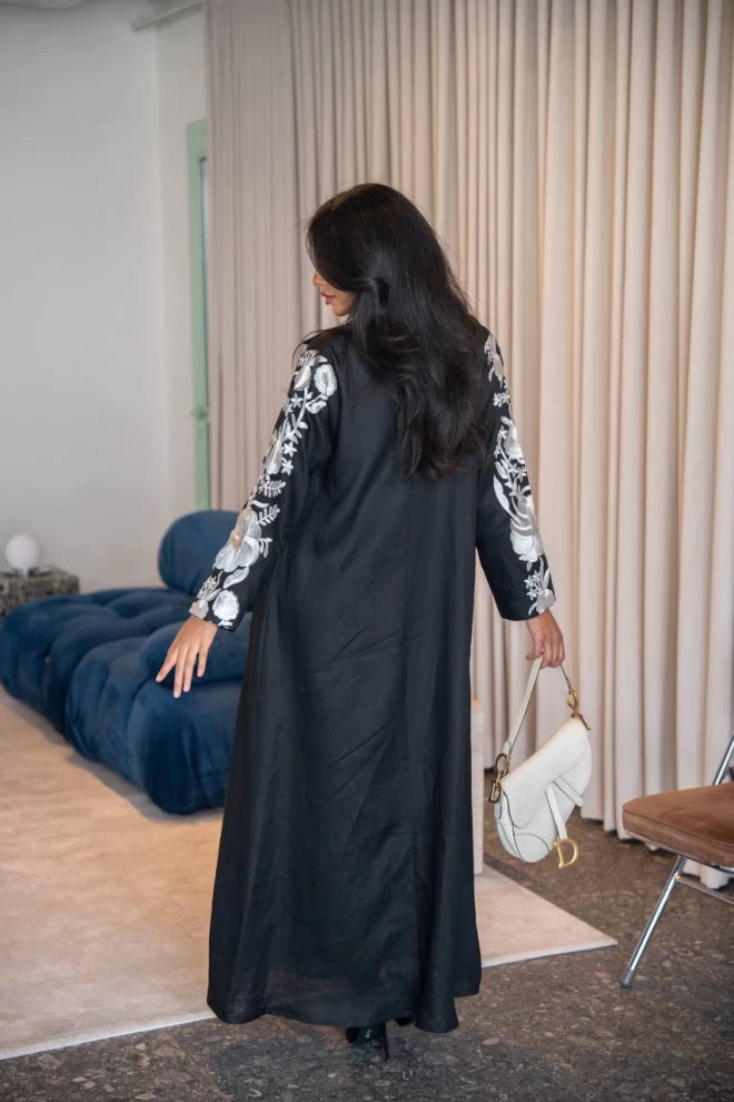 عباية بليزر من الكتان الطبيعي باللون الأسود مع تطريز C:IB331 أسود 