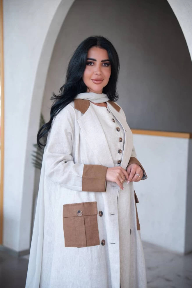 عباية بليزر من الكتان البيج مع تفاصيل بنية C:IB322 