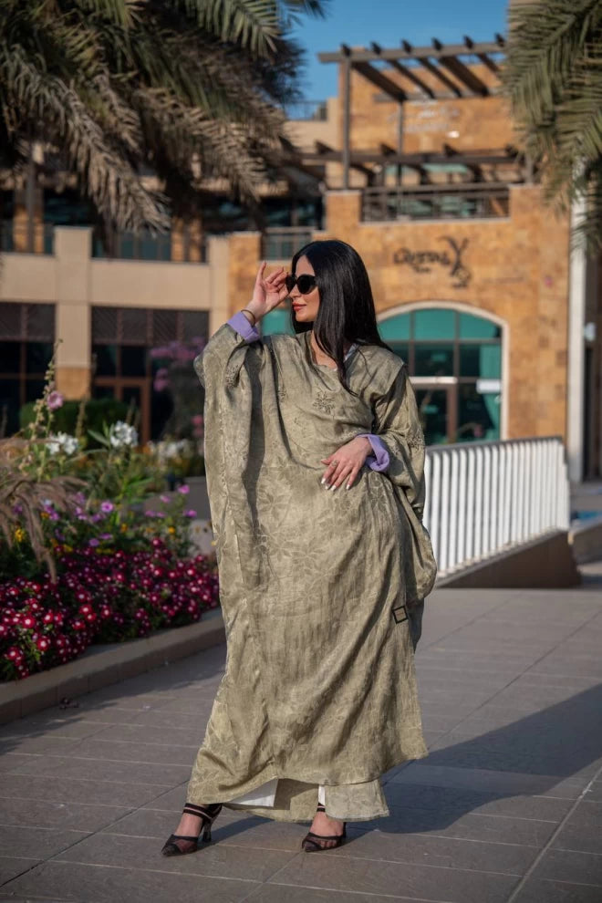 عباية كريب فستقي من الجاكار C:IB312 (مقاس حر) 