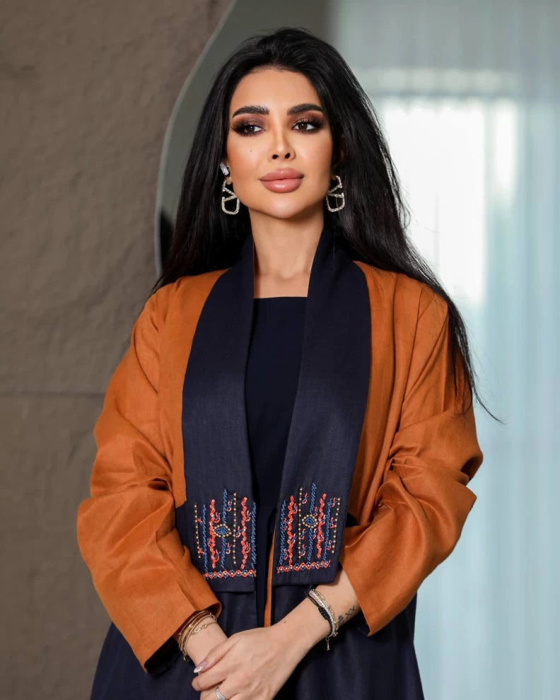 Linen Abaya in navy and camel IB199