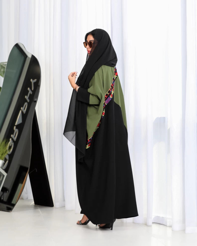 عباية كريب باللونين الأسود والأخضر مع تطريز IB121 أخضر (مقاس واحد) 