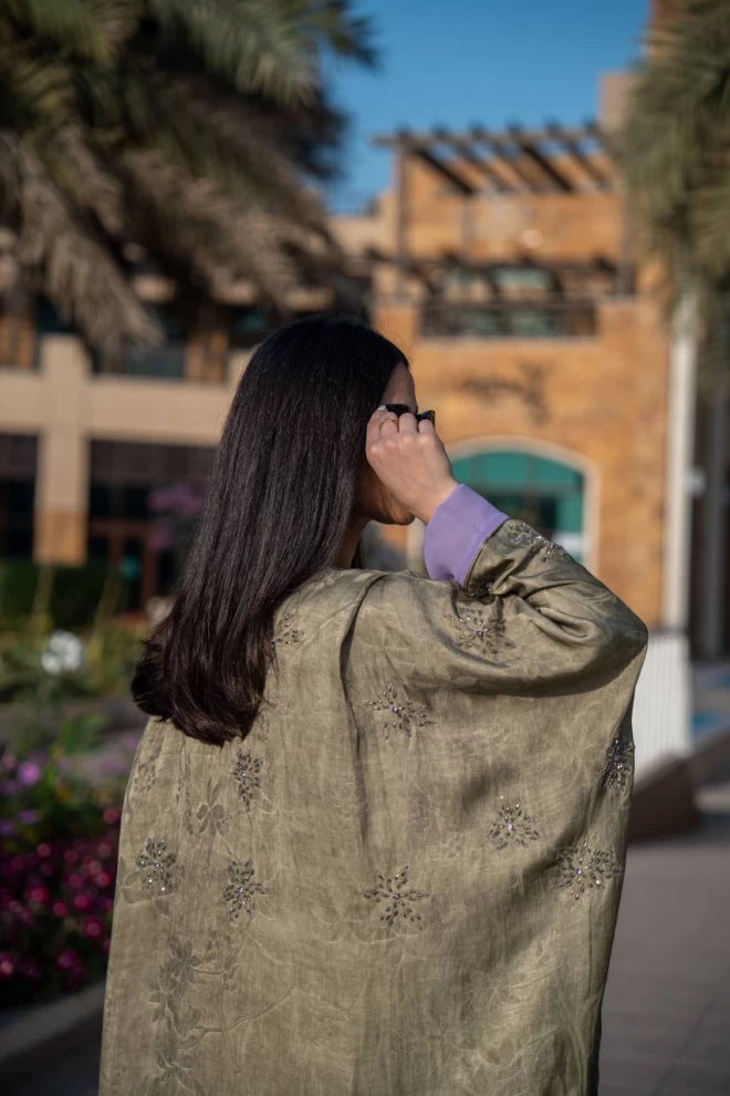 عباية كريب فستقي من الجاكار C:IB312 (مقاس حر) 