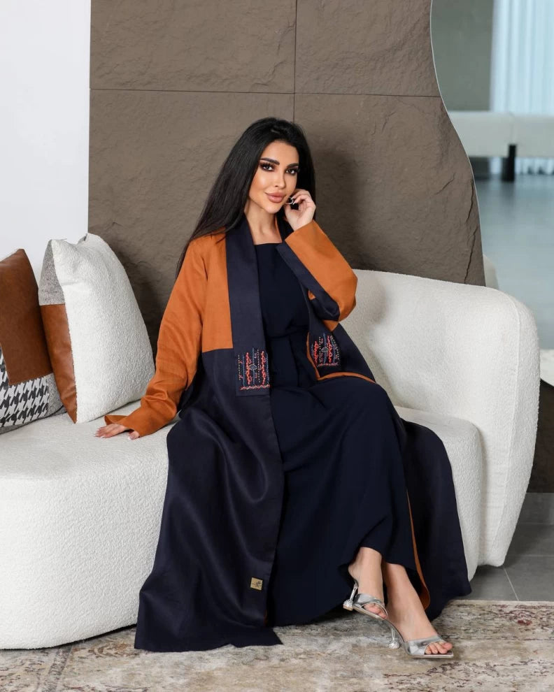 Linen Abaya in navy and camel IB199