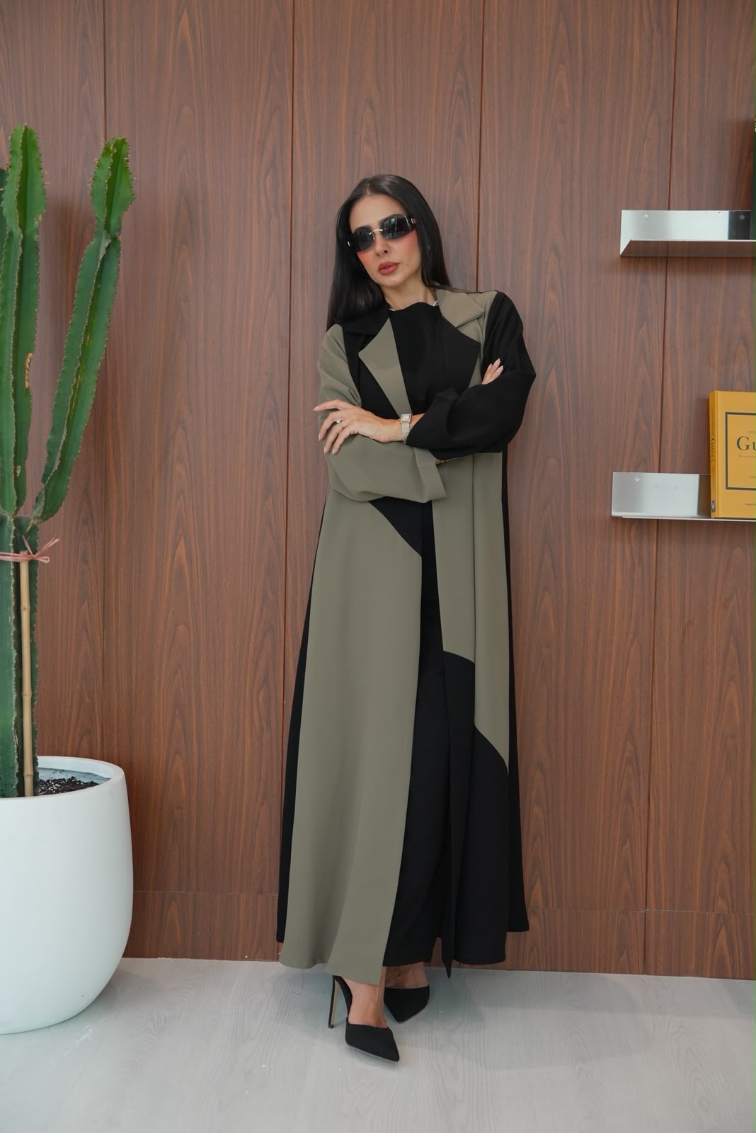 crepe abaya in black and olive.C:430