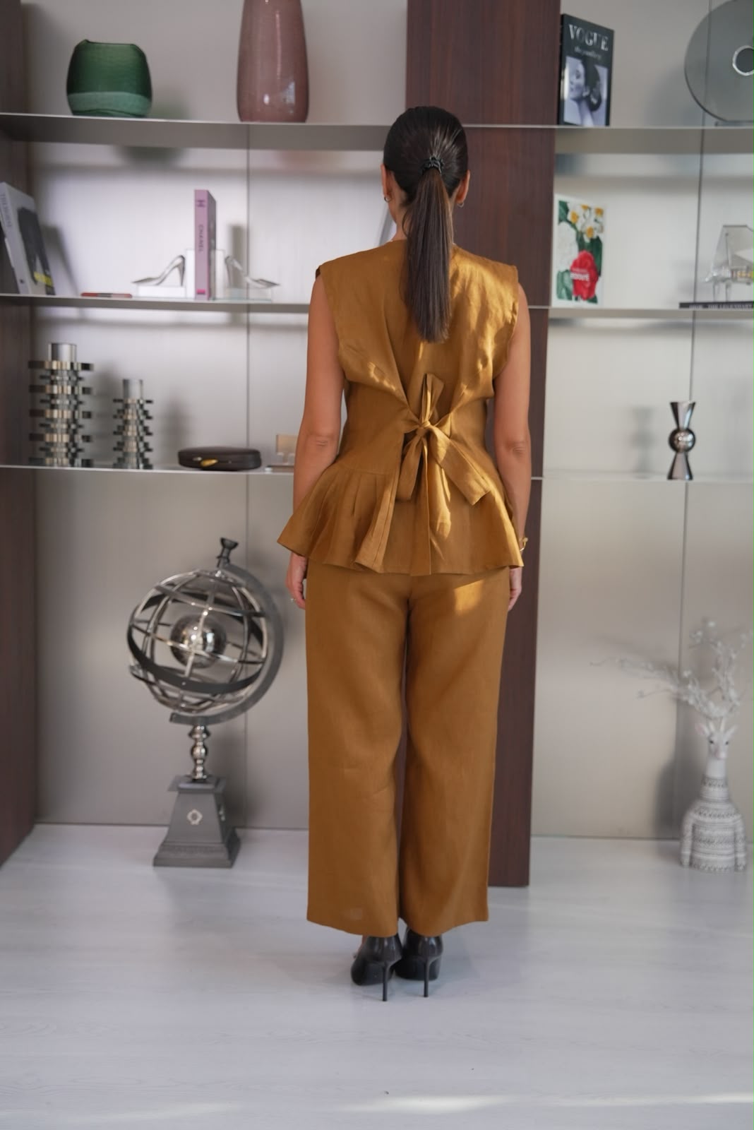 Vest and linen pants set in camel color.C:1116