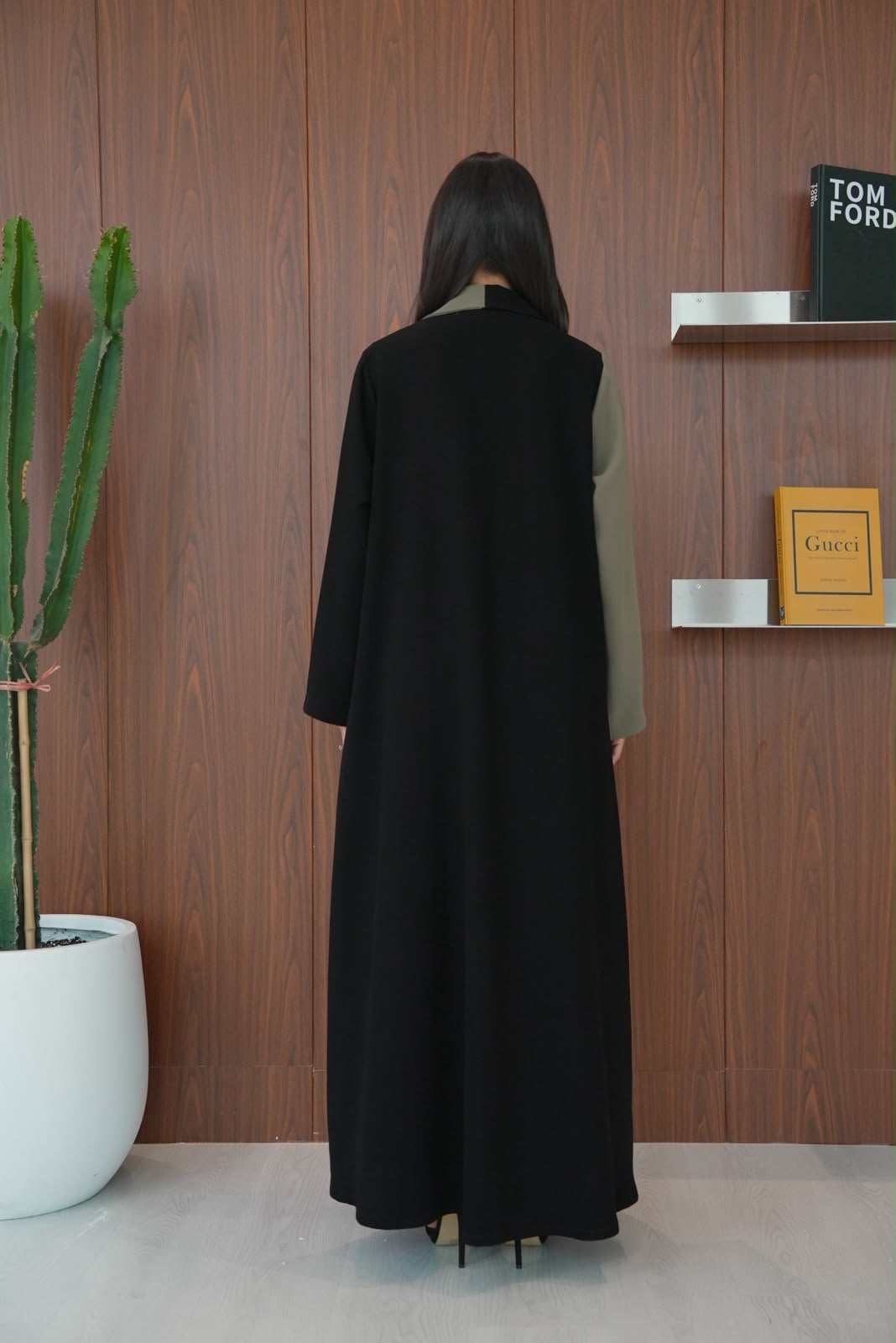 crepe abaya in black and olive.C:430
