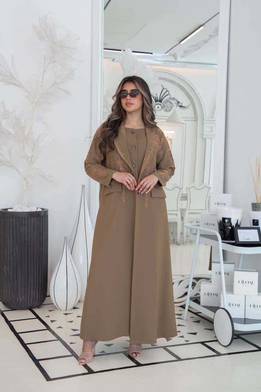 Crepe abaya in a distinctive caramel color. C:383