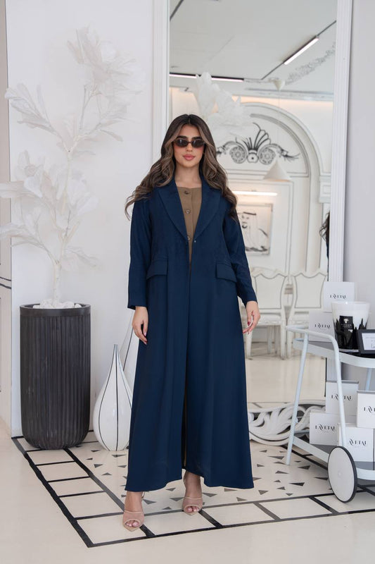 عباية بليزر كريب باللون الكحلي مع تطريز . C:383 navy
