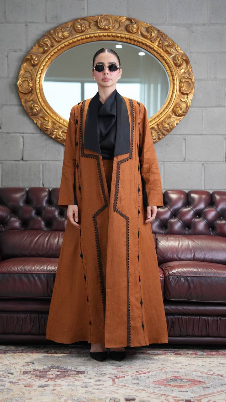 Camel-colored linen abaya with embroidery. C:388