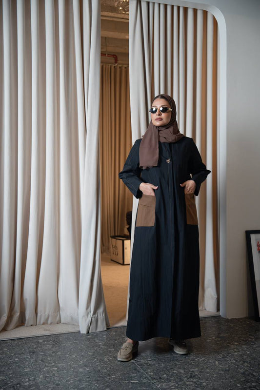 ترنش كوت باللون الاسود مع تفاصيل باللون البني  C:IB344