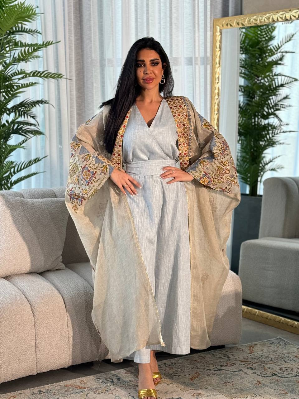 Beige linen bisht with embroidery and beading IB139 Beage