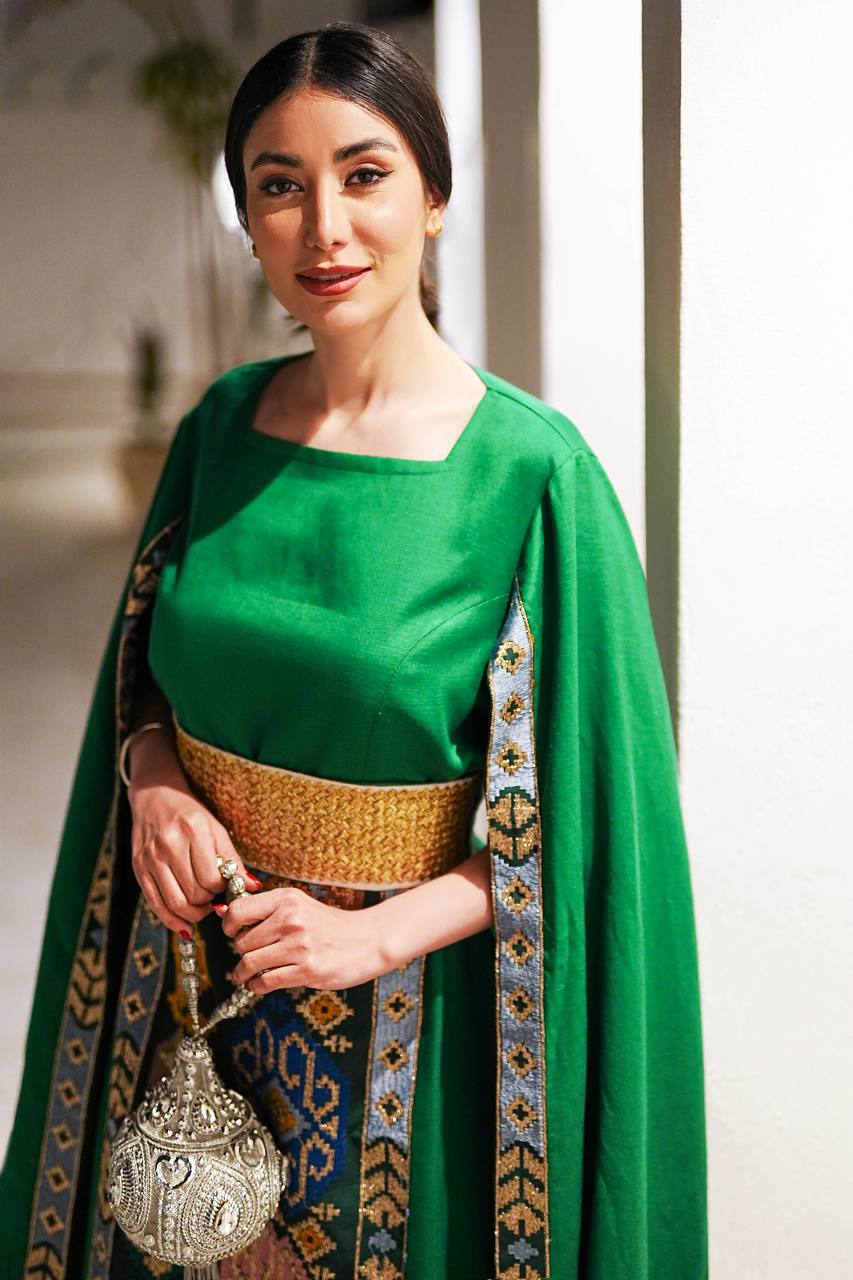 ‏Green linen Daraa with embroidery  C:IB295 Green